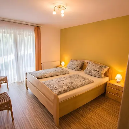 Steinhof Apartment *